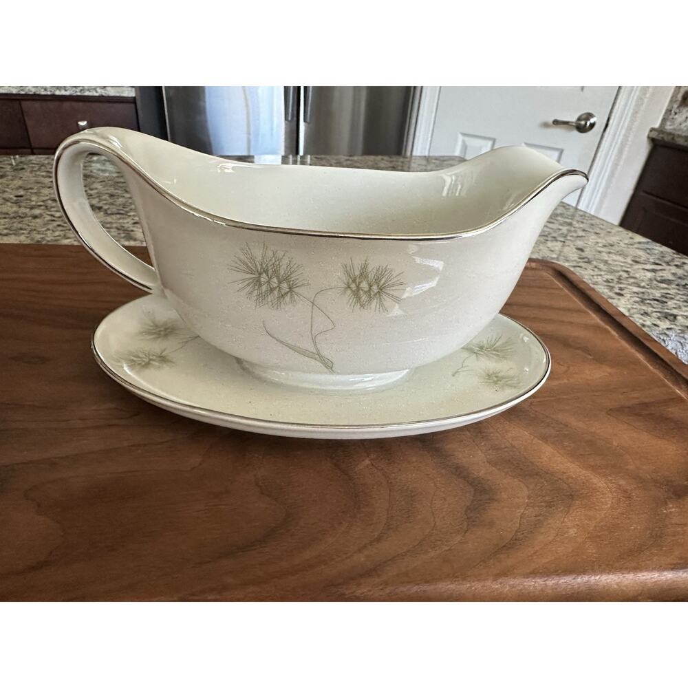 GREENBRIAR BY VITA CRAFT BAVARIA GERMANY GRAVY BOAT WITH FASTAND